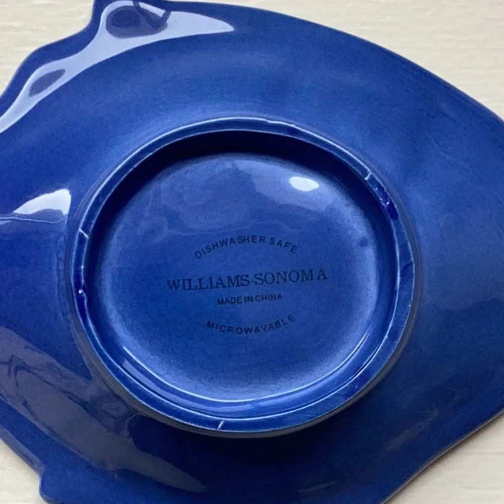 Williams-Sonoma Blue Fish-Shaped Ceramic 6”x9” Dish